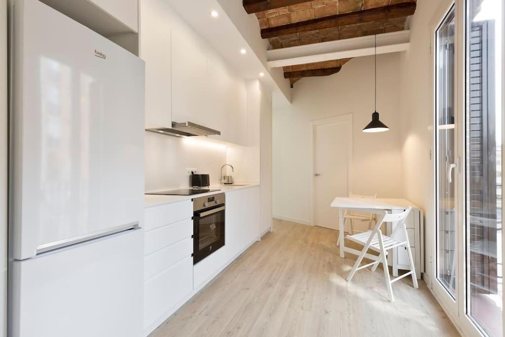 Modern And Bright Well Located In Gracia Barcellona