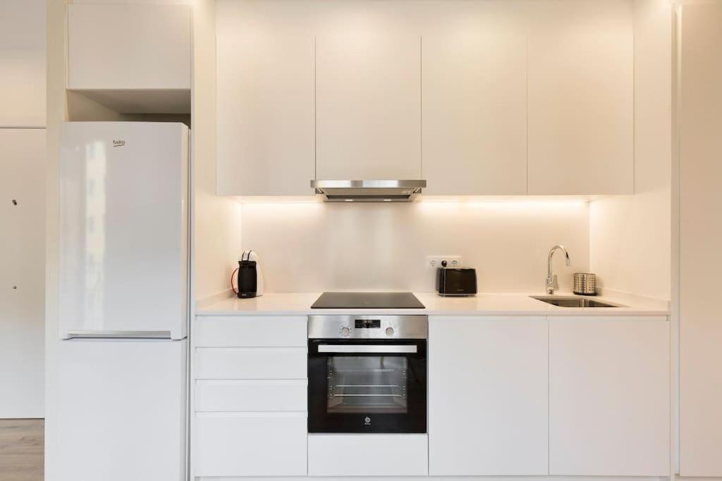 Modern And Bright Well Located In Gracia * Barcellona